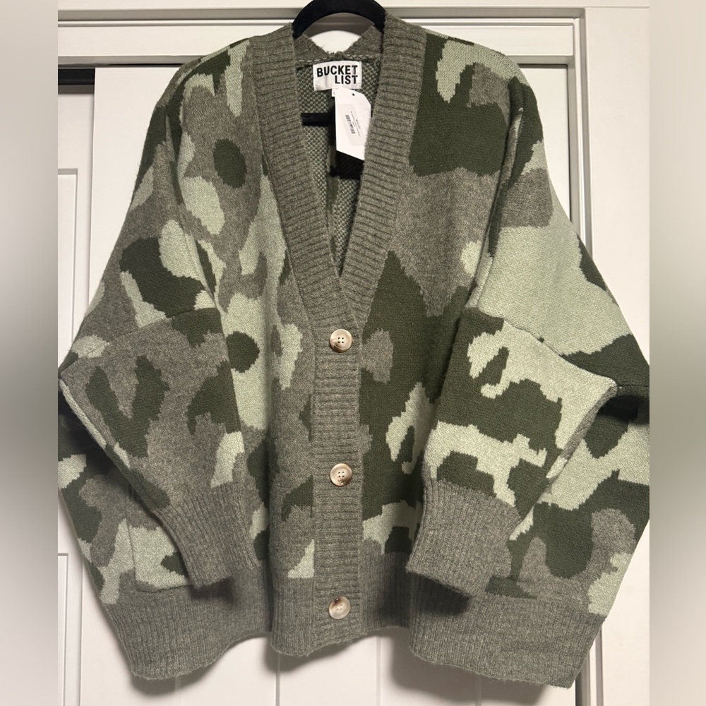 BUCKETLIST Olive and Sage Camouflage Cardigan NWT